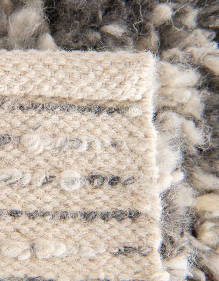 2' x 3' 1 Hand Woven Haka Deluxe Shag Rug
