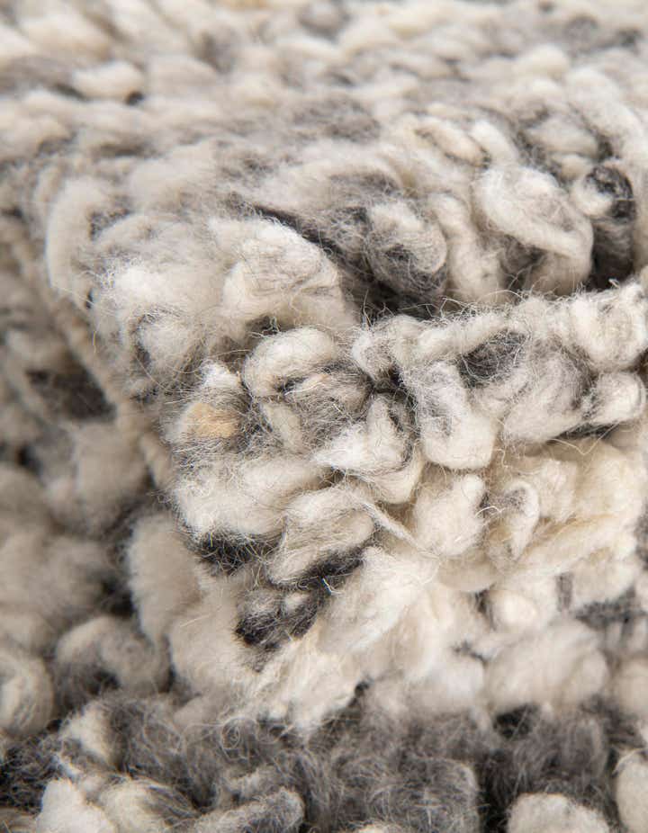 7' 10 x 7' 10 Hand Woven Haka Deluxe Shag Square Rug