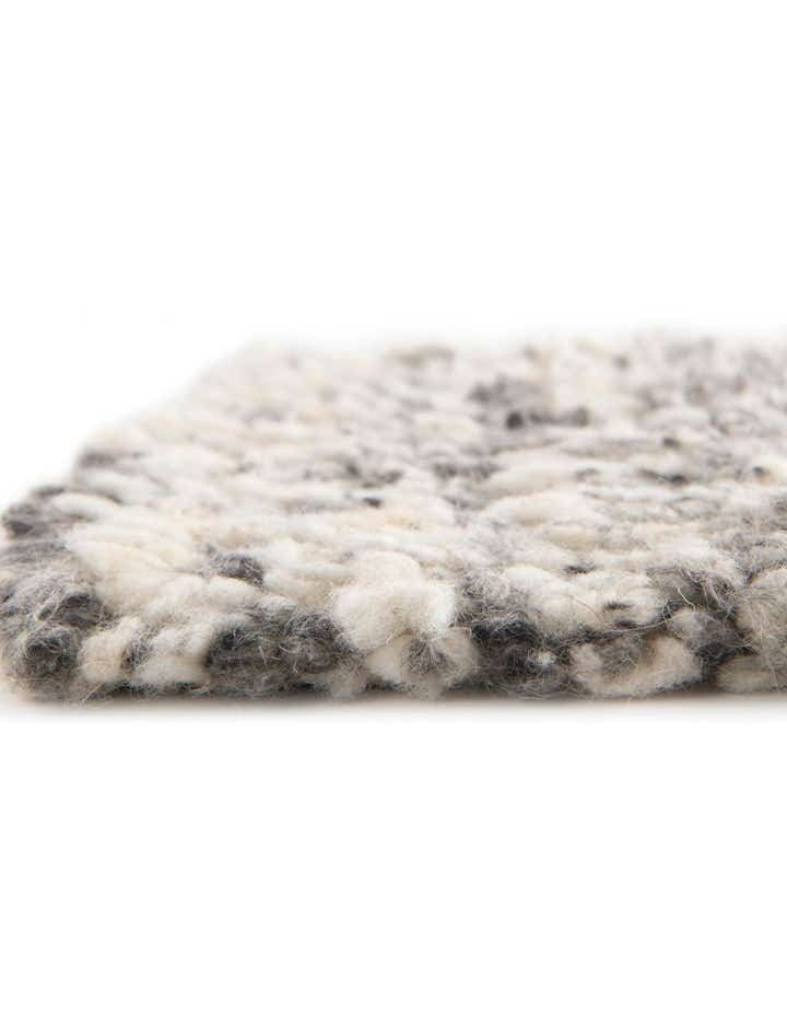 7' 10 x 7' 10 Hand Woven Haka Deluxe Shag Square Rug