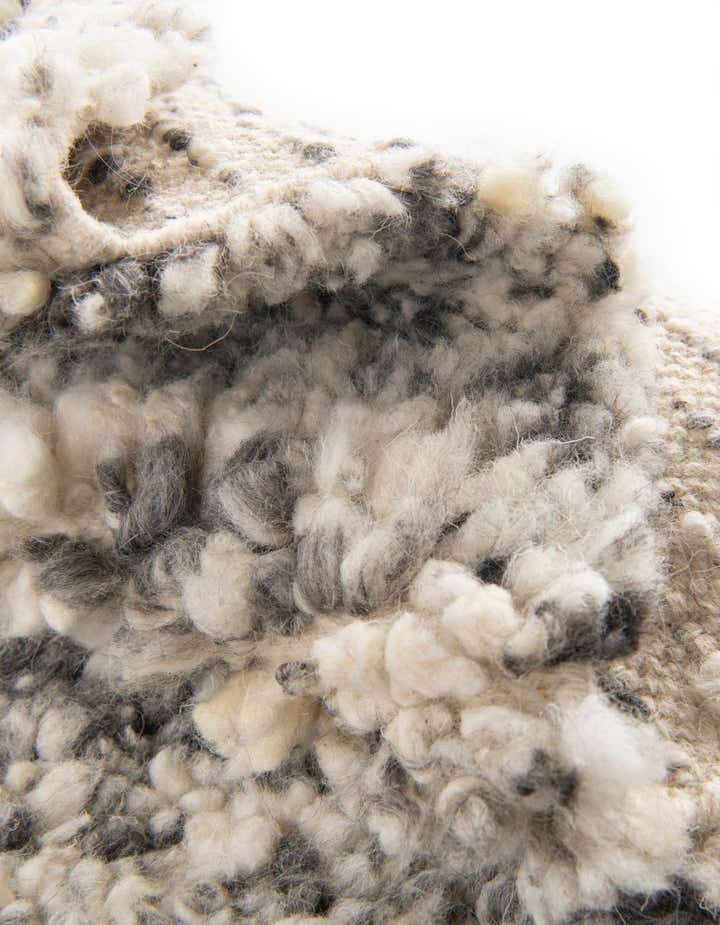 7' 10 x 7' 10 Hand Woven Haka Deluxe Shag Square Rug