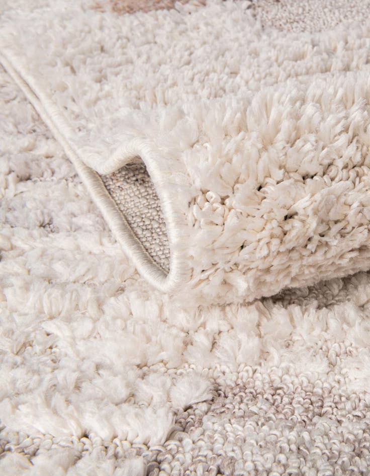 Detail image of 4' x 6' Cherokee Rug