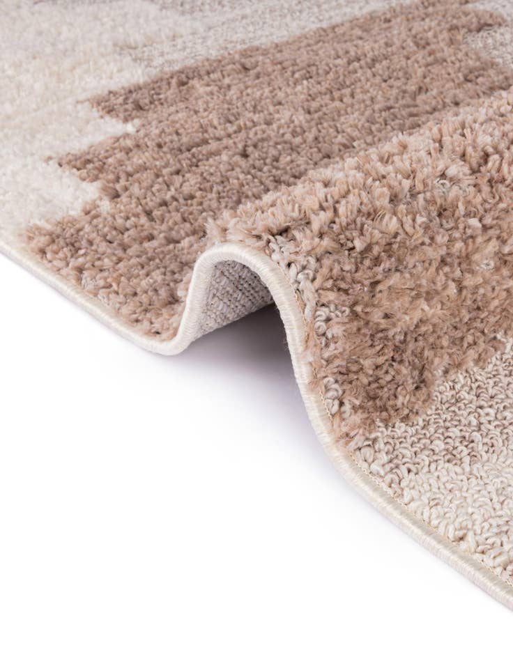 Detail image of 4' x 6' Cherokee Rug