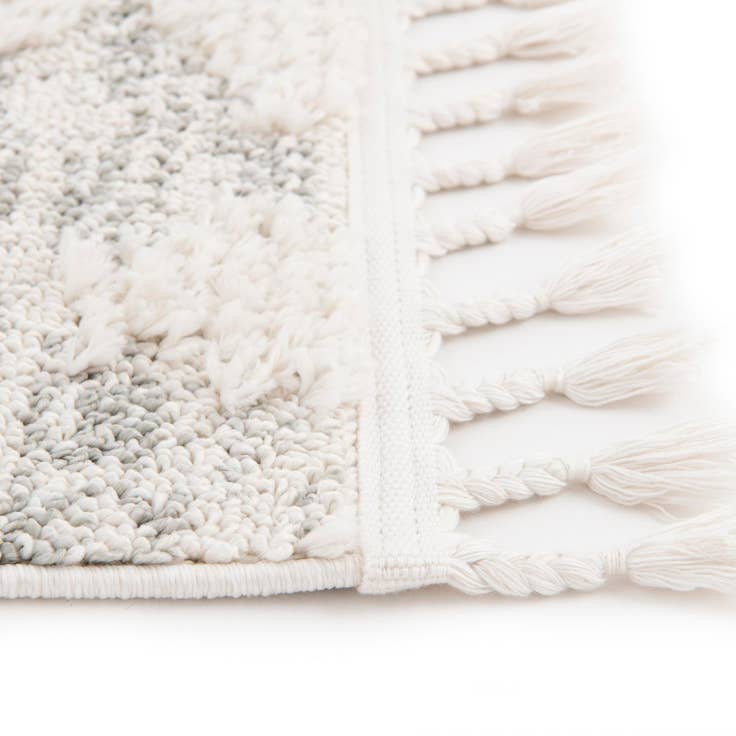 Detail image of 5' 3 x 8' Cherokee Rug