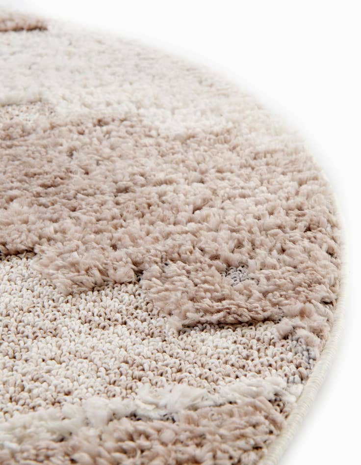 Detail image of 7' x 7' Cherokee Round Rug