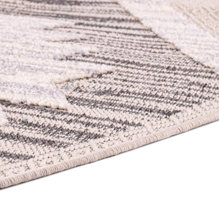 Detail image of 5' 3 x 8' Arlo Oval Rug