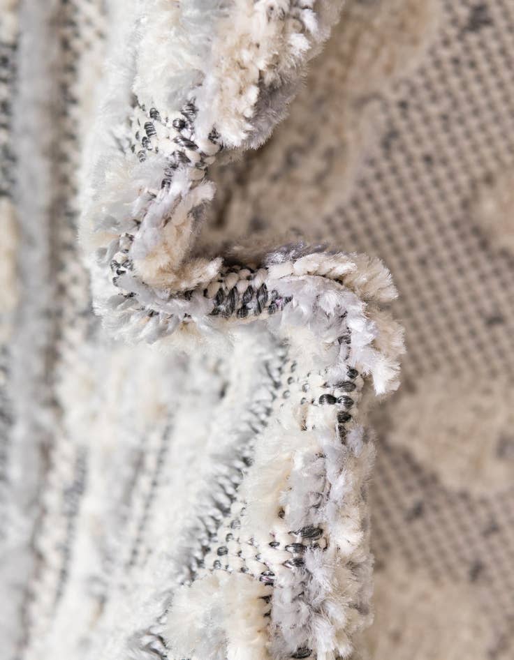 Detail image of 5' 3 x 8' Arlo Rug