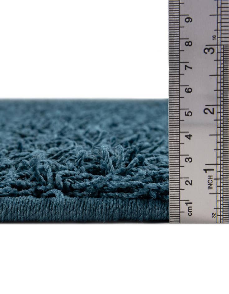 Detail image of 2' 2 x 3' Comfort Solid Shag Rug