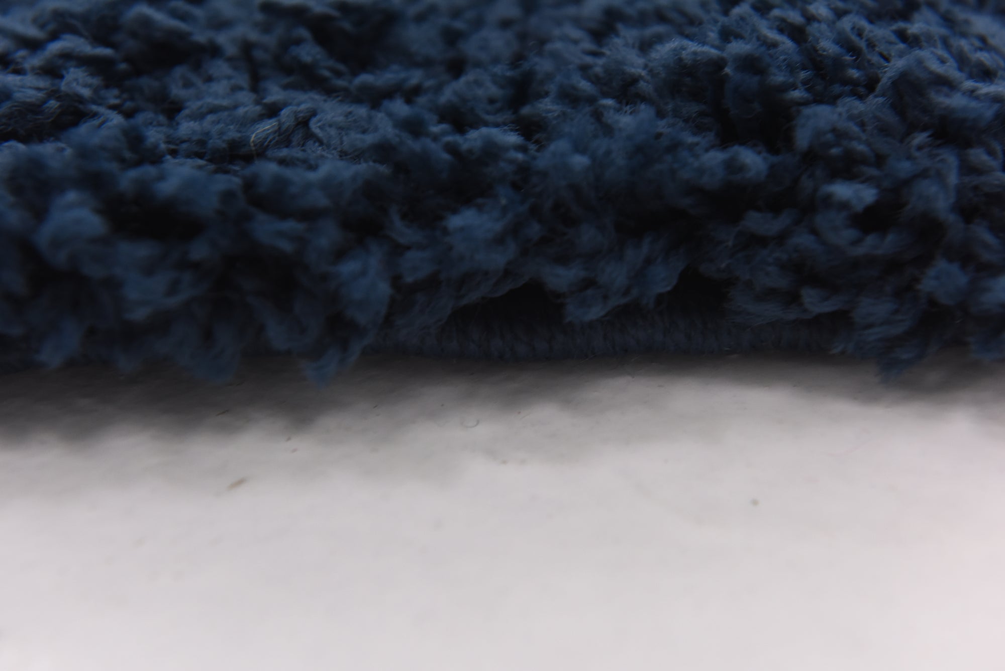 8' 2 x 8' 2 Solid Shag Round Rug