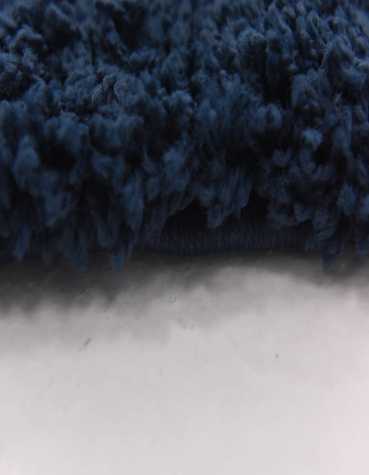 Detail image of 8' 2 x 8' 2 Solid Shag Round Rug