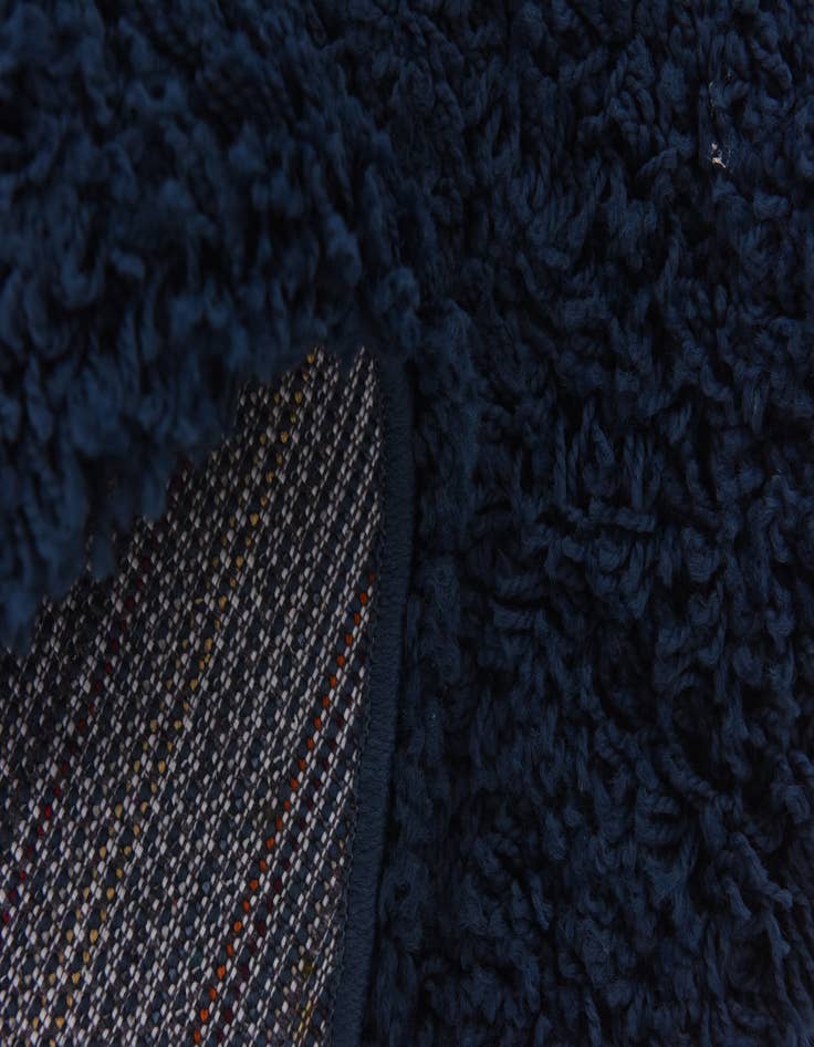 Detail image of 8' 2 x 8' 2 Solid Shag Round Rug