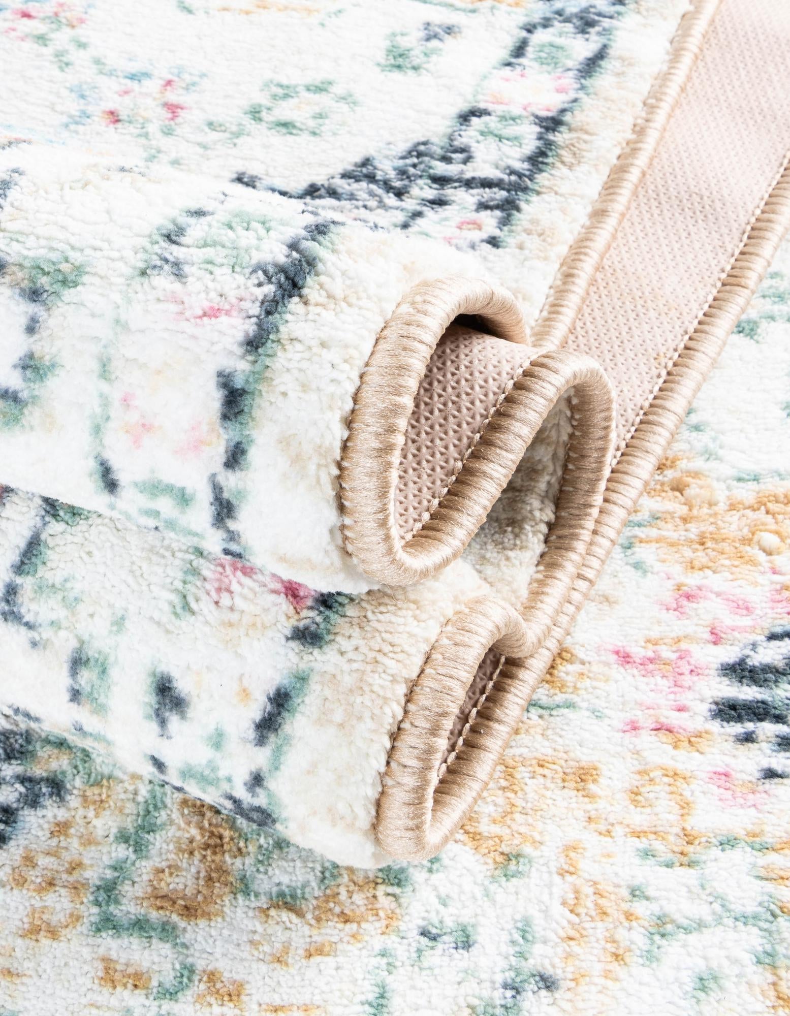 4' 4 x 6' Medina Rug
