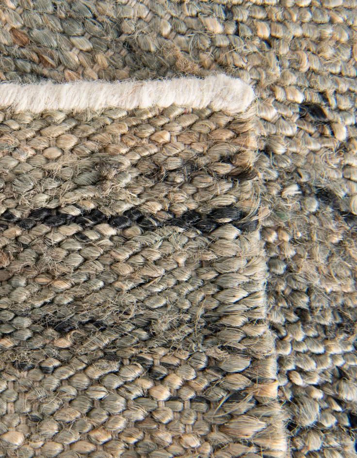 Detail image of 4' 1 x 6' 1 Hand Woven Palm Beach Jute Rug