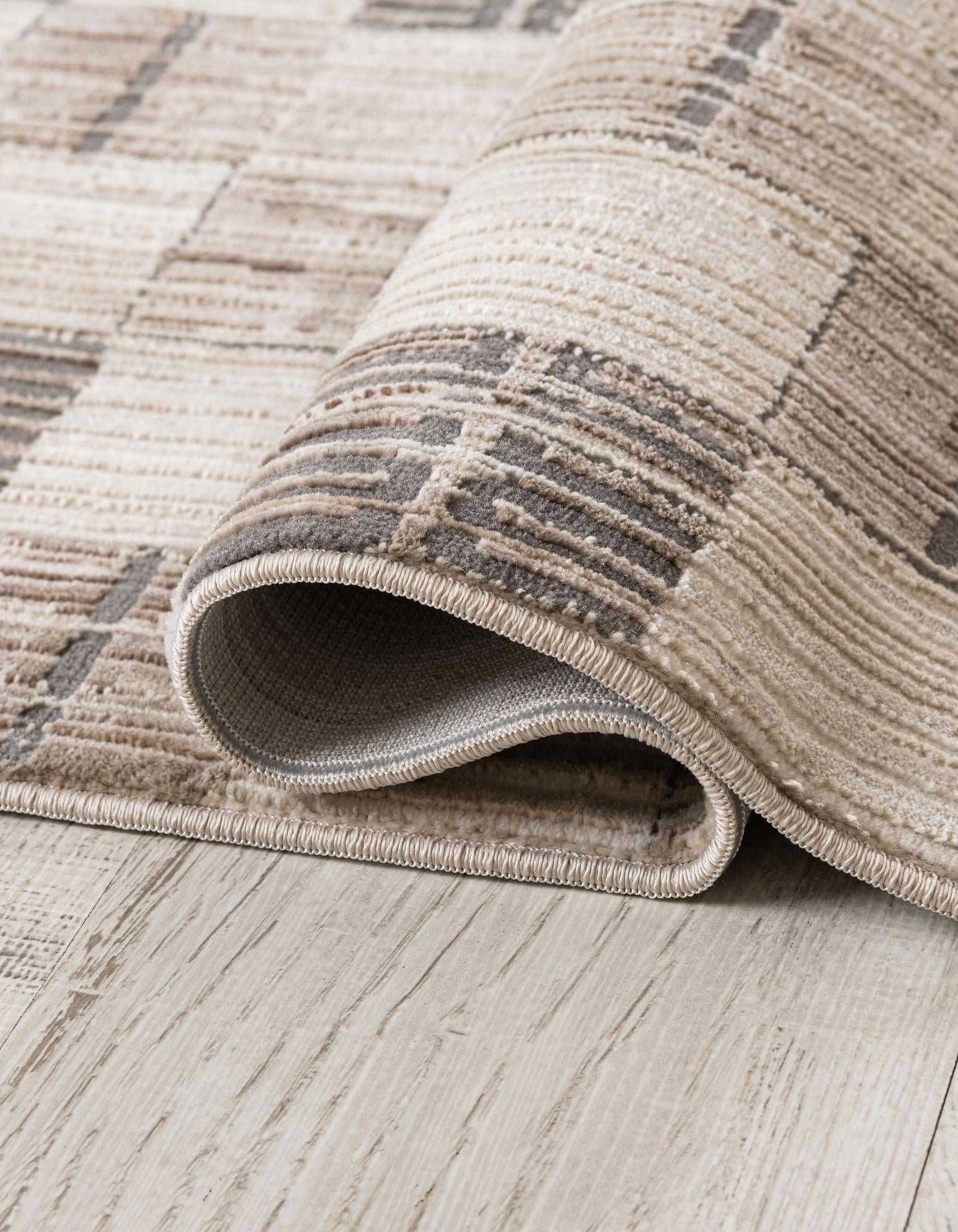 2' x 8' Silta Runner Rug