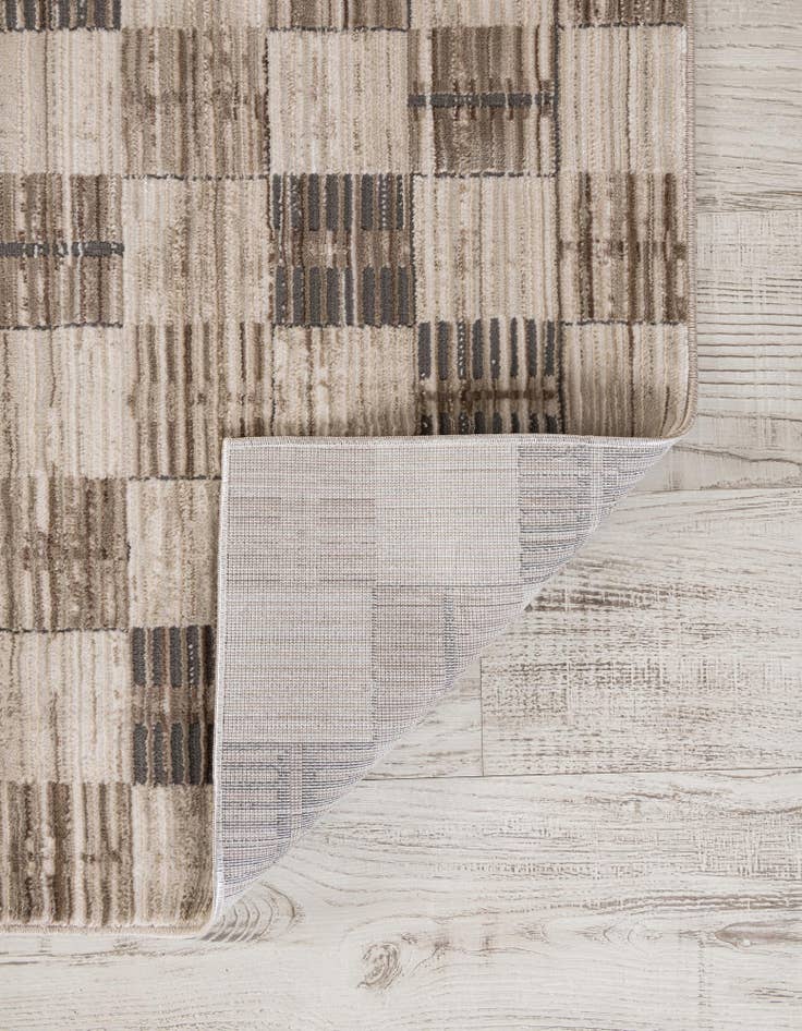 Detail image of 2' 7 x 12' Silta Runner Rug