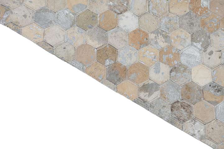 5' 1 x 7' 10 Cowhide Leather Rug