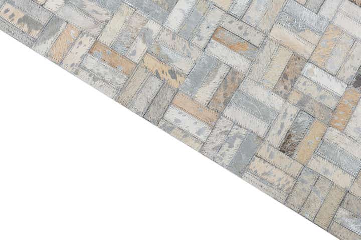 5' x 7' 10 Cowhide Leather Rug