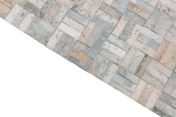 5' x 7' 9 Cowhide Leather Rug