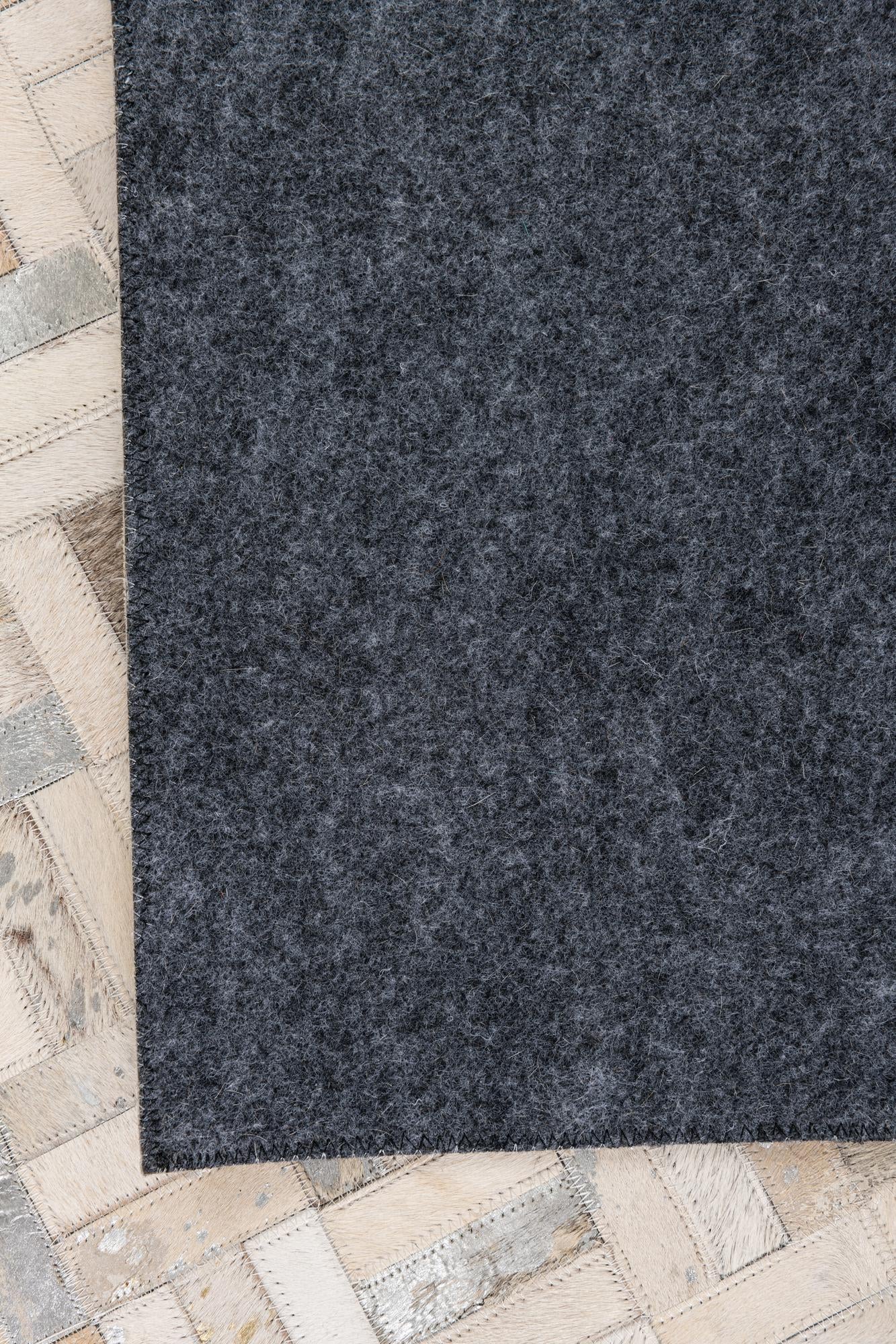 5' 2 x 8' Cowhide Leather Rug