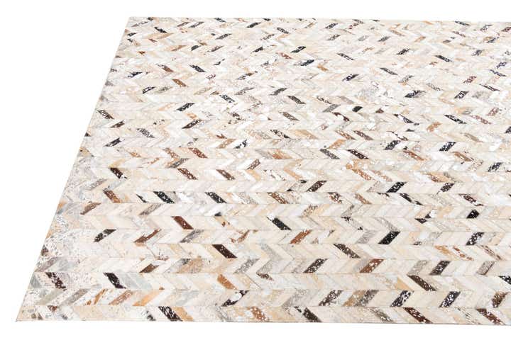 4' 10 x 8' Cowhide Leather Rug