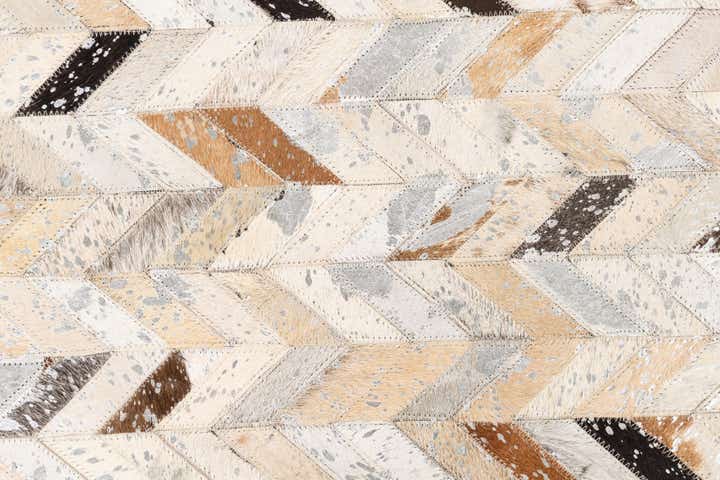 4' 10 x 8' Cowhide Leather Rug