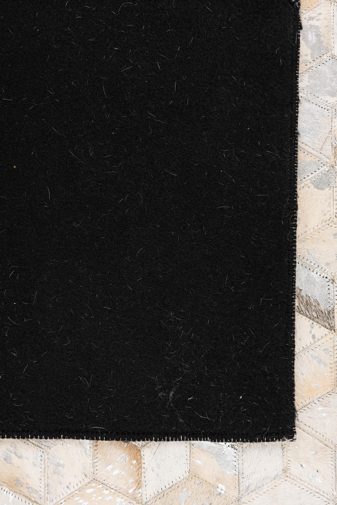 5' x 8' 1 Cowhide Leather Rug