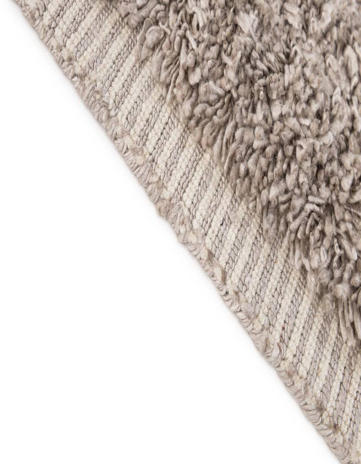 Detail image of 2' 1 x 3' Solid Shag Rug