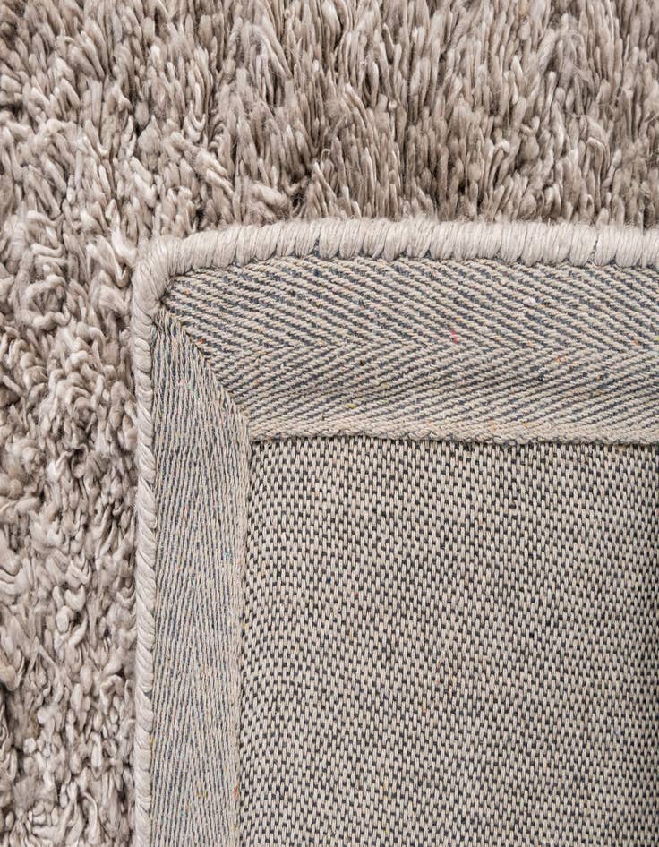 Detail image of 2' 1 x 3' Solid Shag Rug