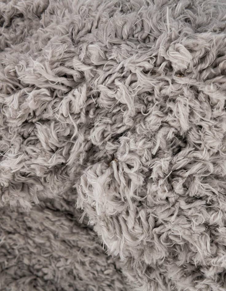 Detail image of 5' 3 x 8' Marilyn Monroe&trade; Shag Oval Rug