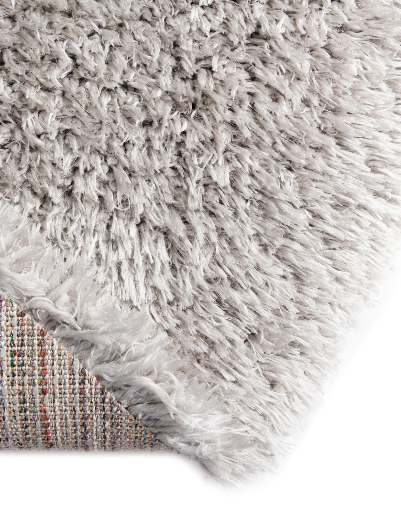 5' 3 x 8' Marilyn Monroe™ Shag Oval Rug