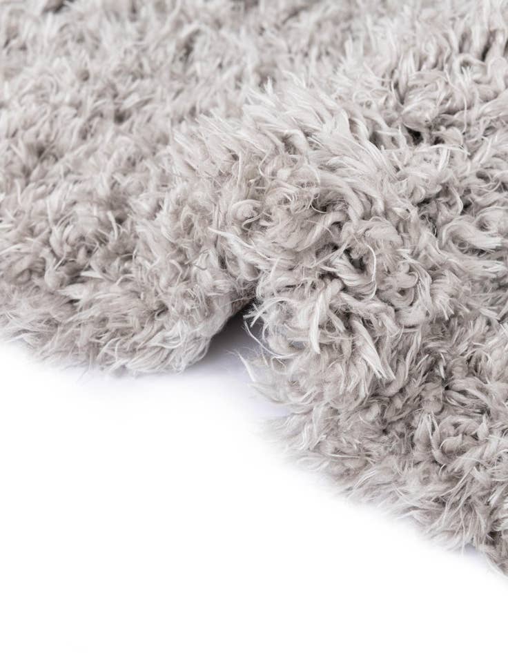 Detail image of 4' x 6' Marilyn Monroe™ Shag Oval Rug