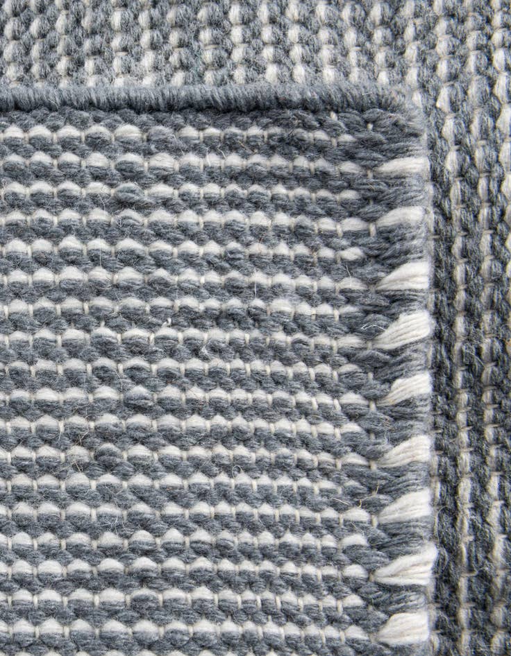 Detail image of 9' x 12' Easy-Clean Jill Zarin Palm Springs Indoor / Outdoor Rug