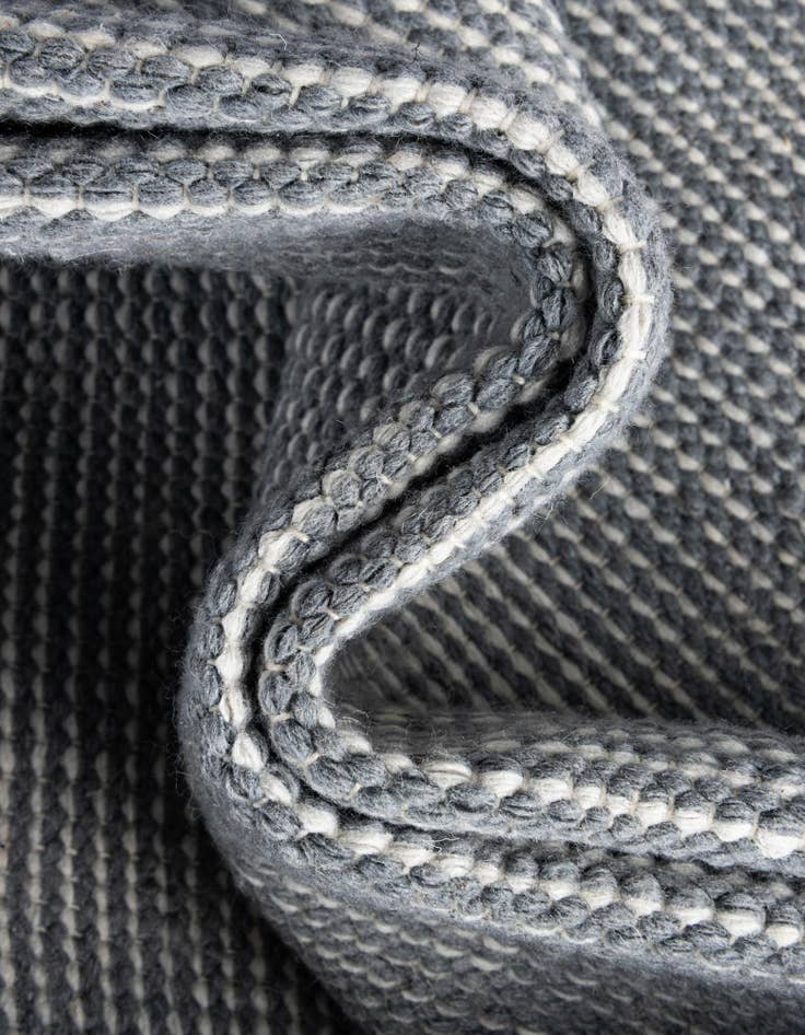 Detail image of 5' 1 x 5' 1 Easy-Clean Jill Zarin Palm Springs Indoor / Outdoor Round Rug