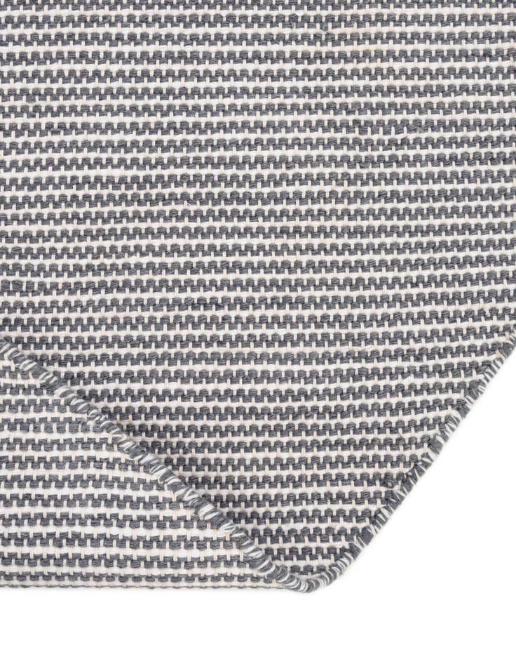 Detail image of 10' x 10'  Washable Jill Zarin Palm Springs Indoor / Outdoor Round Rug