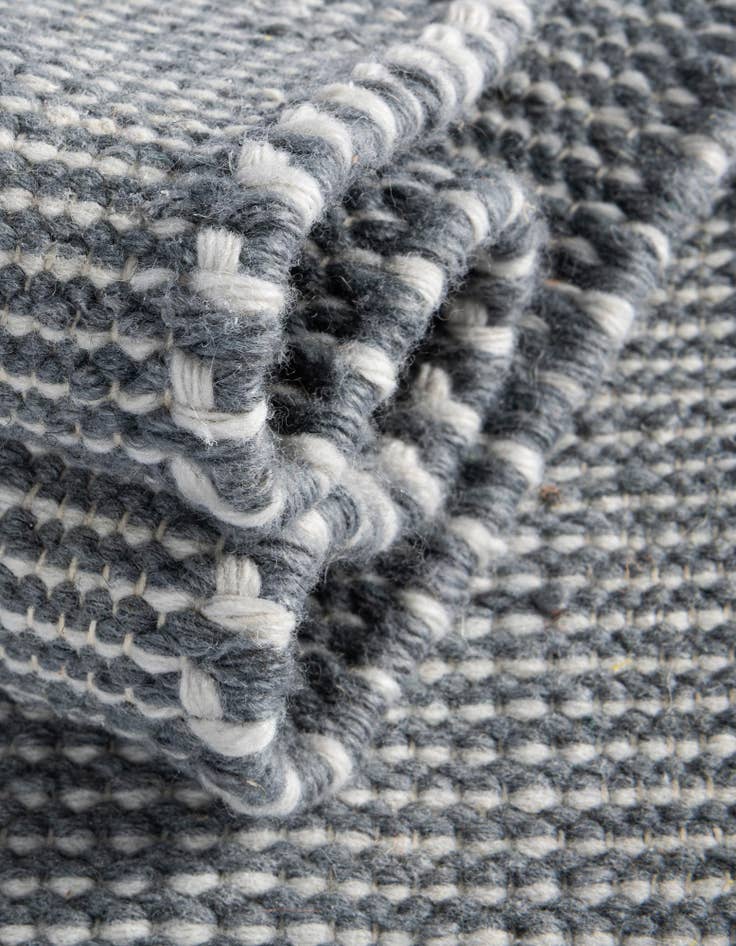 Detail image of 2' 7 x 10'  Washable Jill Zarin Palm Springs Indoor / Outdoor Runner Rug