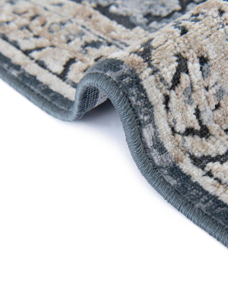 Detail image of 2' x 3' Eliza Rug