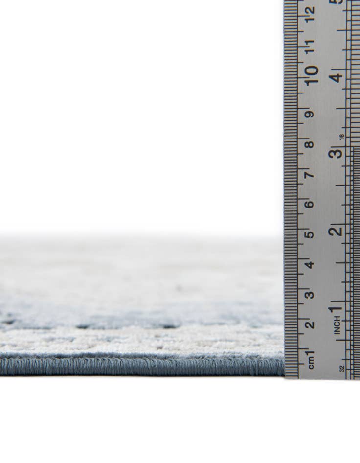 Detail image of 2' x 6' 9 Villa Runner Rug