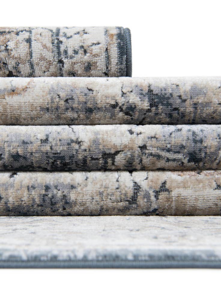 Detail image of 2' x 6' 9 Villa Runner Rug