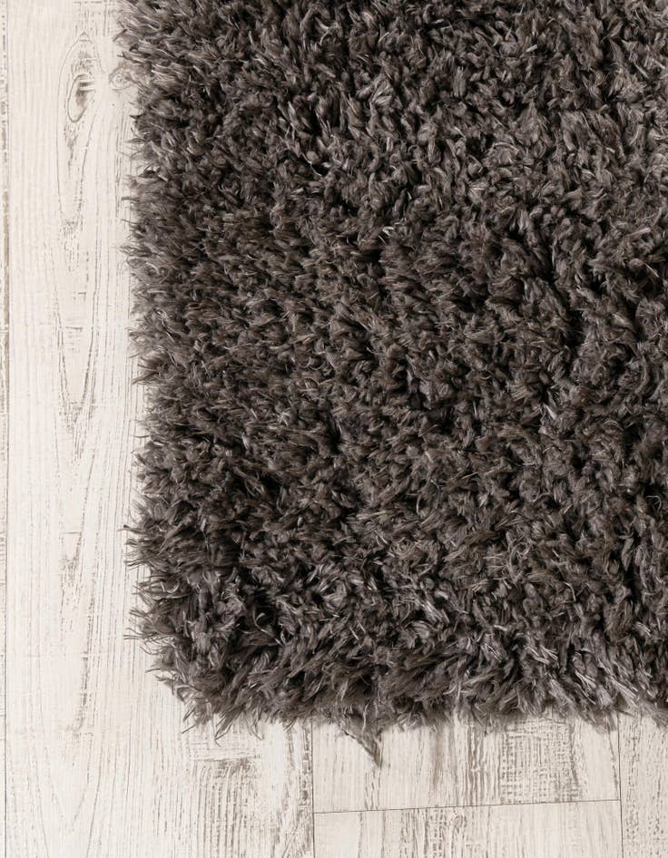 Detail image of 2' x 6' Marilyn Monroe™ Shag Runner Rug