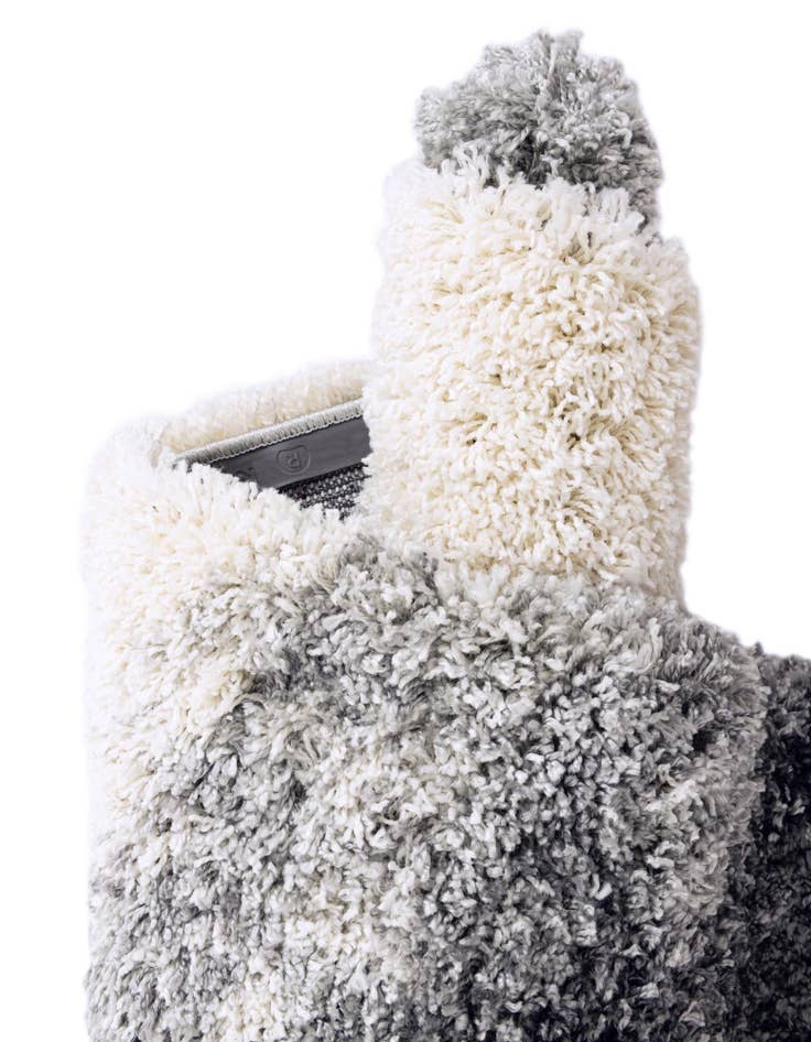 Detail image of 9' x 12' Soft Touch Shag Rug