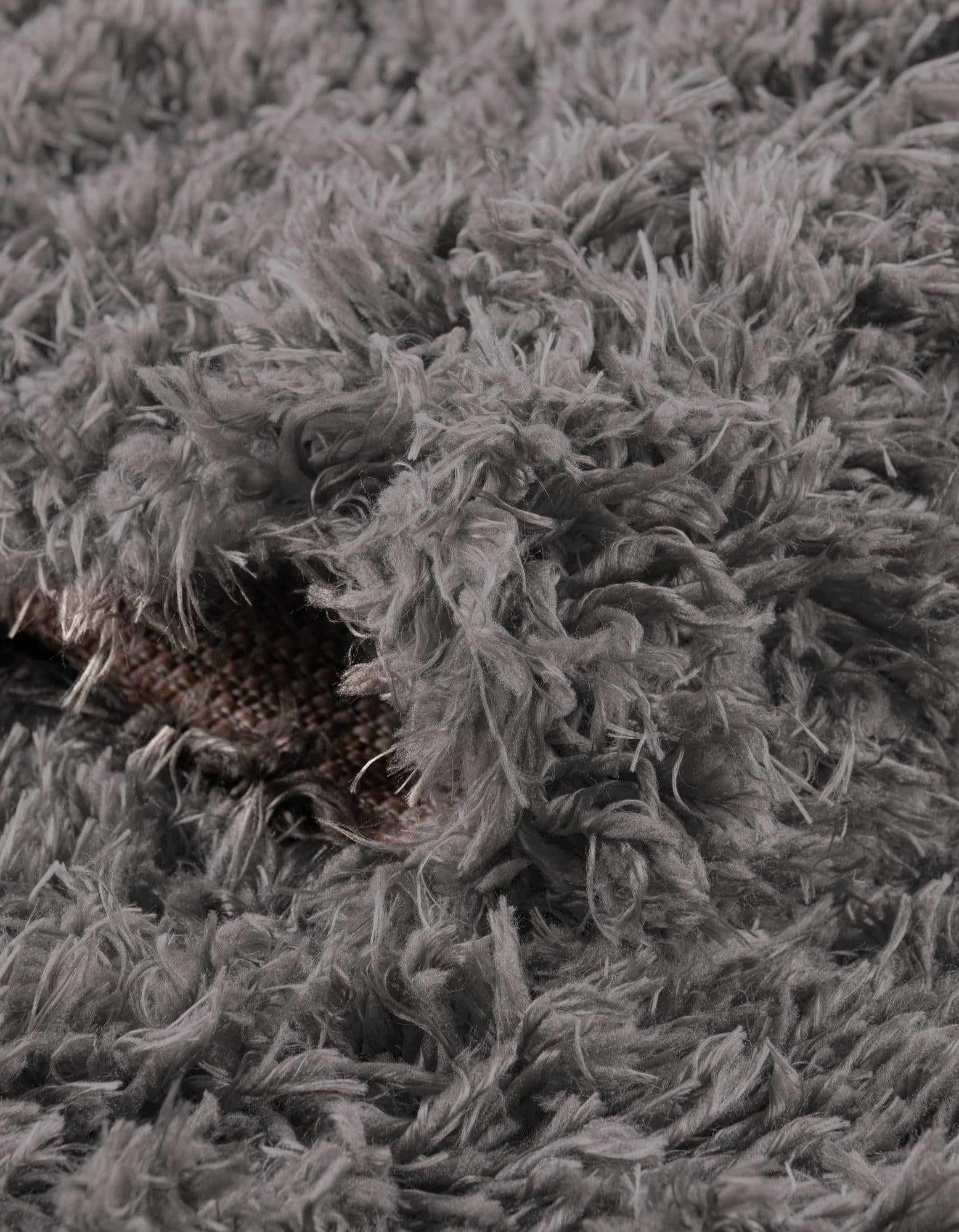2' 7 x 10' Infinity Shag Runner Rug