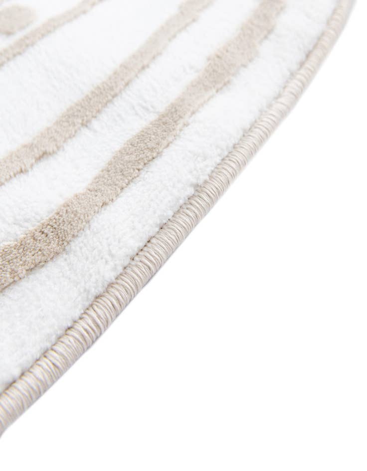 Detail image of 7' x 10' Hermitage Oval Rug