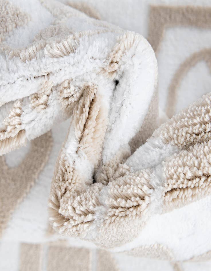 Detail image of 7' x 10' Hermitage Oval Rug