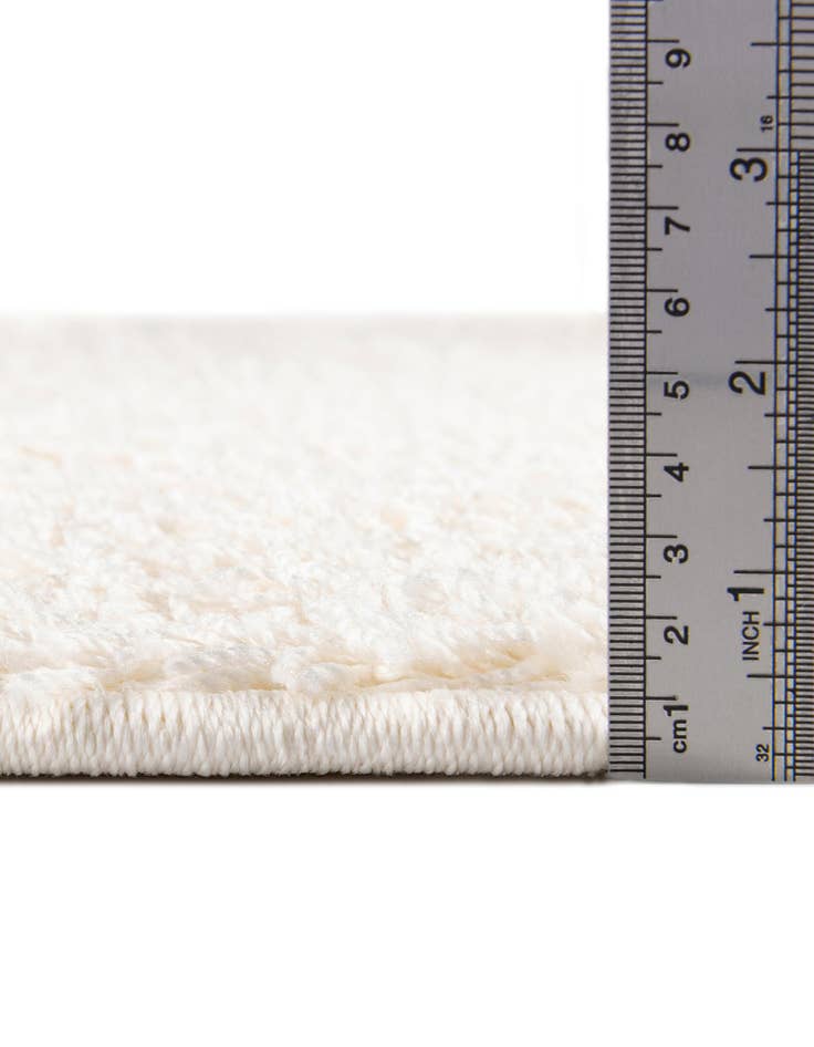 Detail image of 4' x 6' Comfort Solid Shag Rug