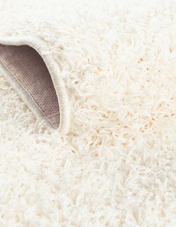 Detail image of 4' x 6' Comfort Solid Shag Rug