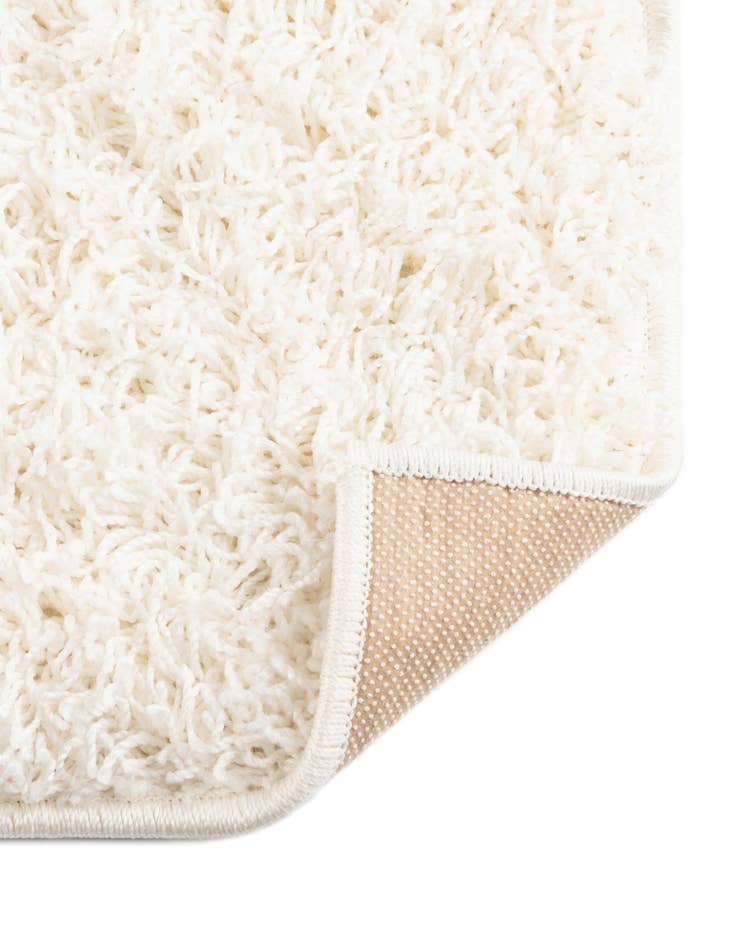 Detail image of 4' x 6' Comfort Solid Shag Rug