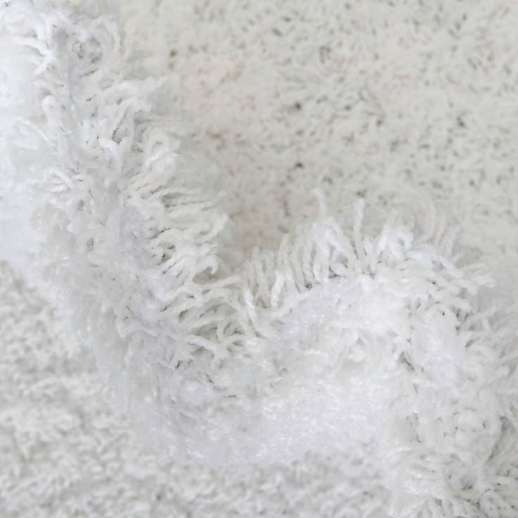 Detail image of 6' x 9' Everyday Shag Rug