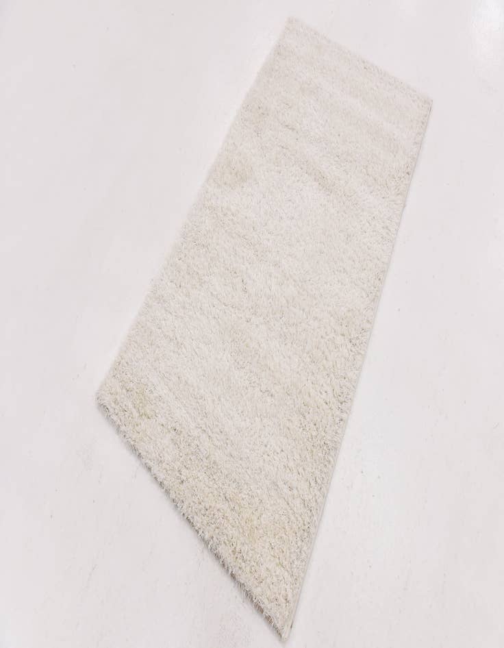 Detail image of 2' 8 x 4' 10 Luxury Solid Shag Rug
