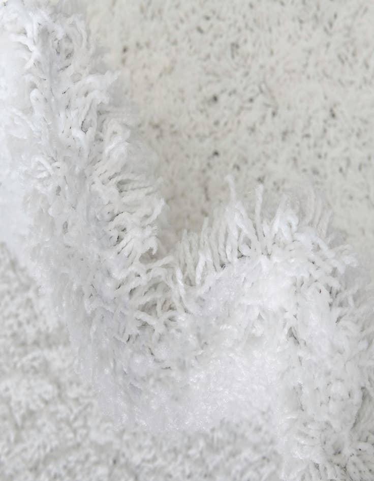 Detail image of 5' x 5' Everyday Shag Round Rug