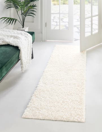 2' 6 x 16' 5 Comfort Solid Shag Runner Rug