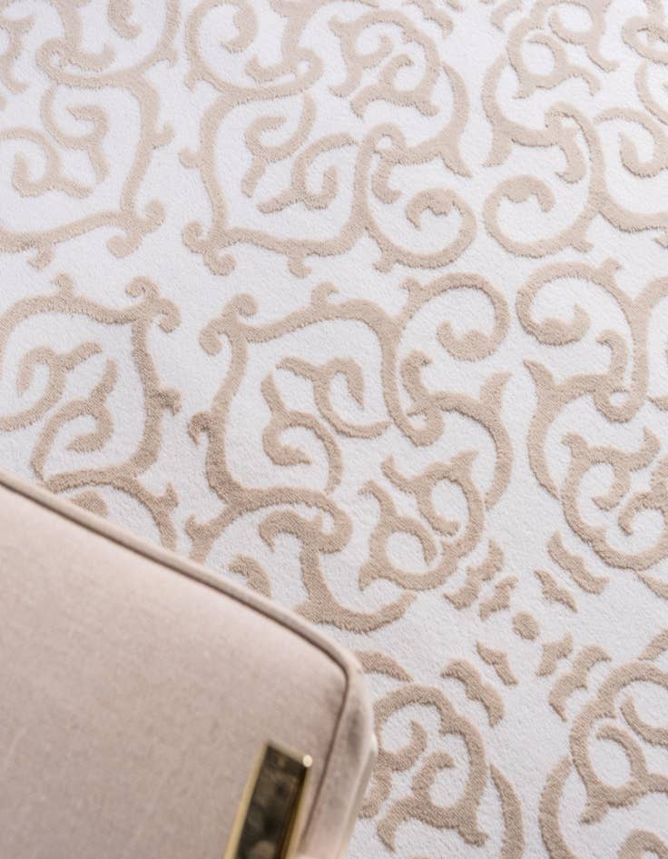 Detail image of 2' 7 x 12' Himalaya Runner Rug